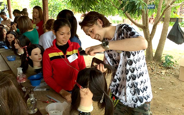 未来をつなぐ夢はさみ