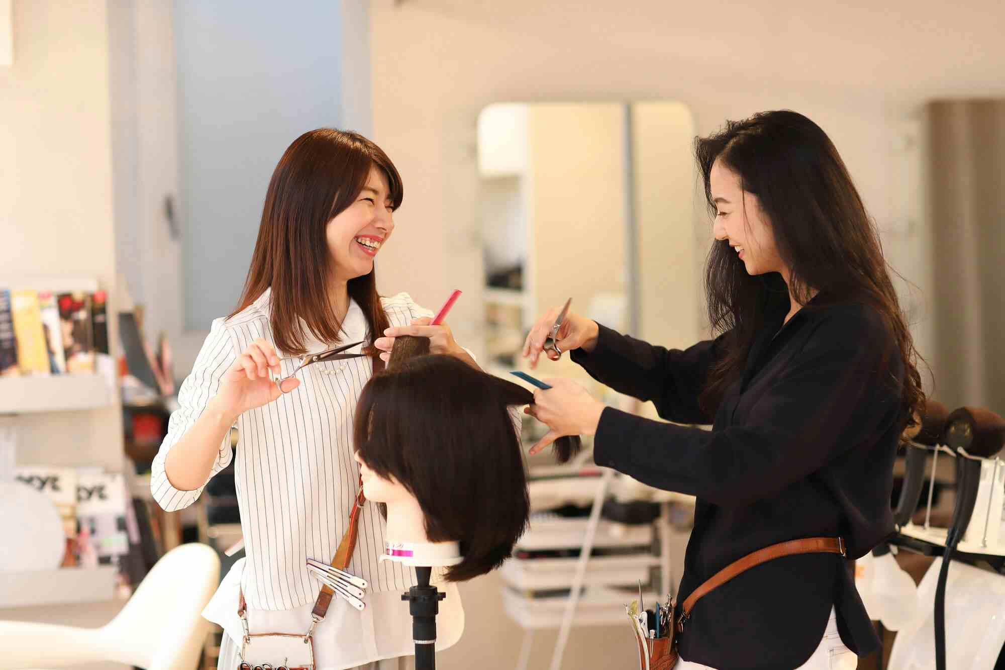 美容専門学校の選び方を徹底解説！学校別の将来性や特徴とは？