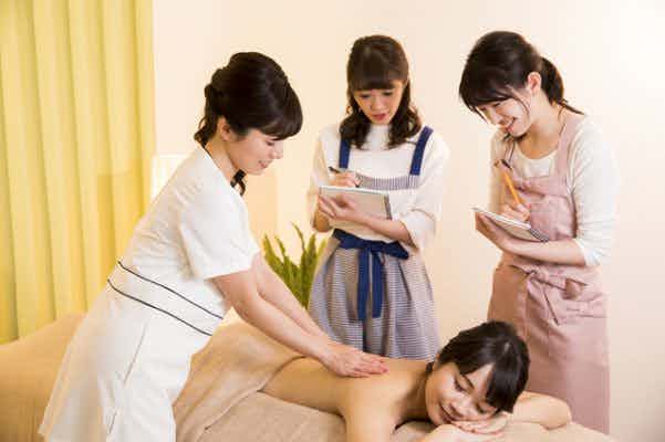 Z世代のリラクゼーション業界従事者がこだわりたい転職軸【データから読み取ります】