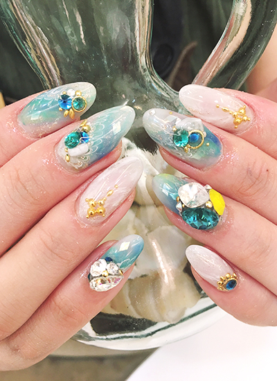 美容業界お店探訪 Recommended Items