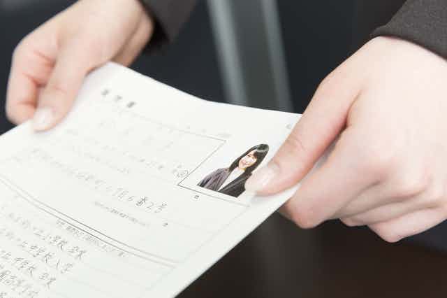 理容師の履歴書の書き方とは？提出方法や用紙の規定、志望動機の内容も紹介