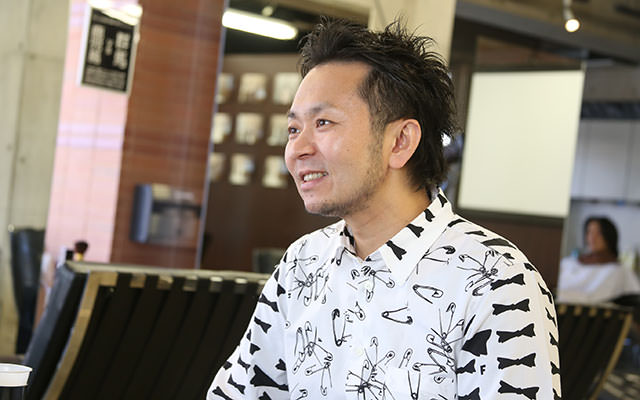 メンズオンリーヘアサロンをいち早く打ち出した理容の革命児 | BOWEさん インタビュー01