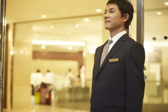 ホテル支配人の年収はどれくらい？支配人になるまでのステップや年収アップの方法を紹介