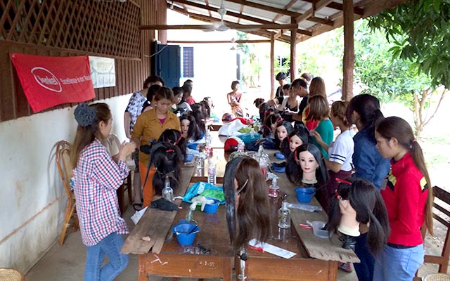 未来をつなぐ夢はさみ