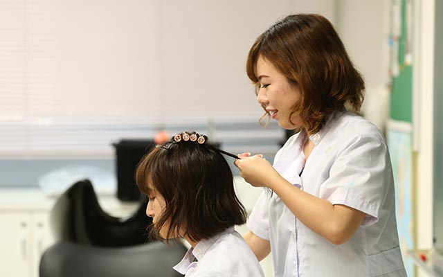 マリールイズ美容専門学校