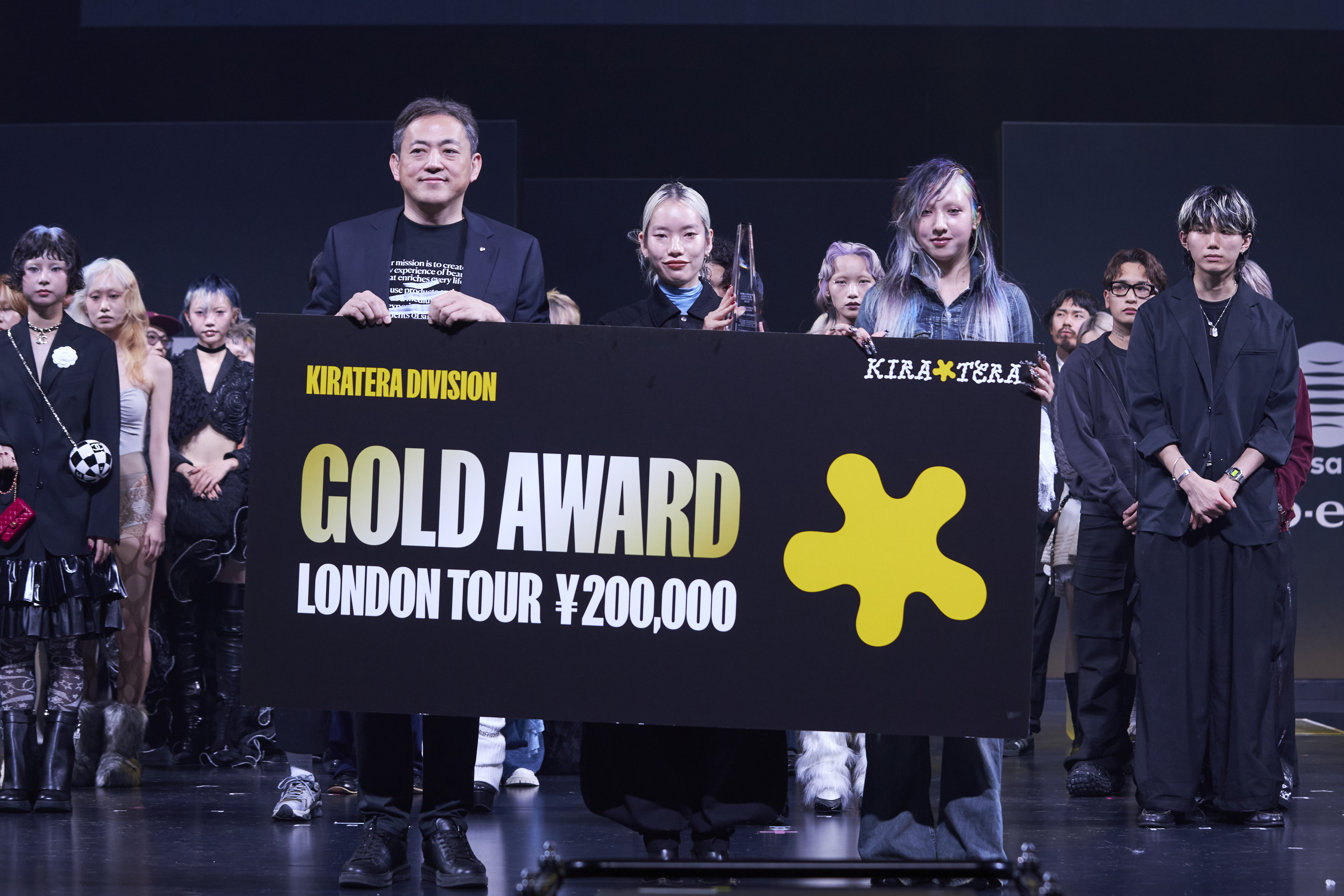 シャネルのオートクチュールをヒントに。幾重にも彩りを重ねた職人技が他を圧倒！【金賞受賞・向田夏希さん】#2