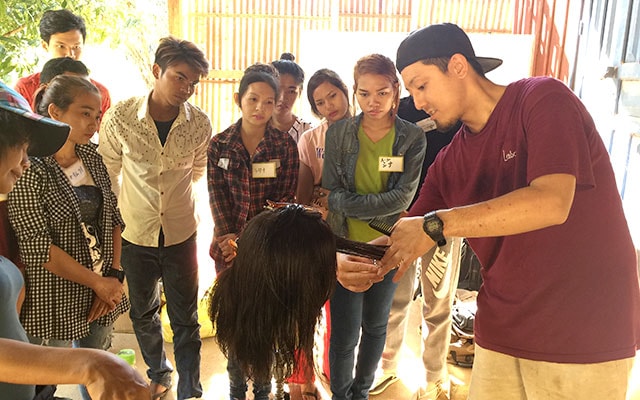 未来をつなぐ夢はさみ