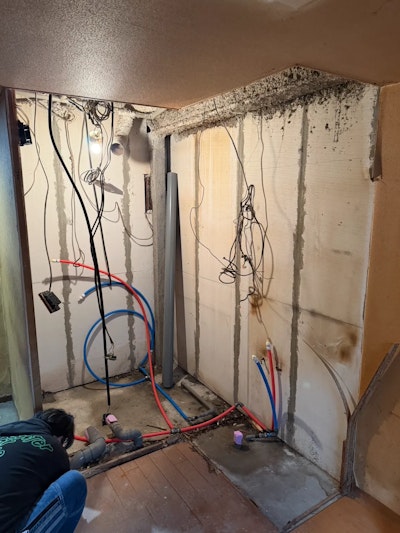 1ルームのリフォーム工事始まりました