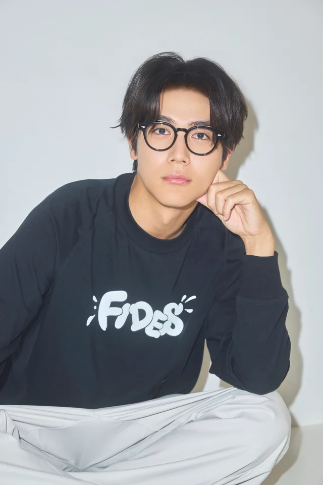 中川大志が着こなす、FIDES新作「GRAFFITI LOGO L/S」が発売！9月12日