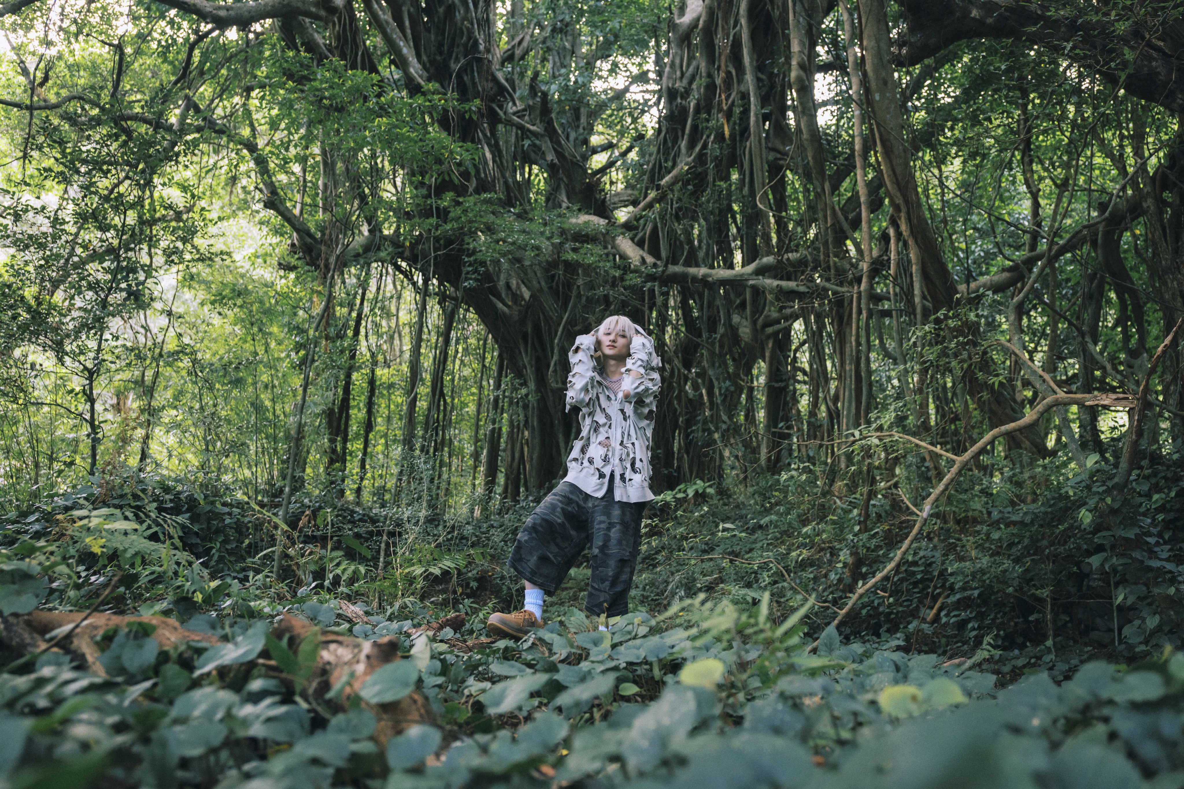 BUDDiiS・高尾楓弥、1st写真集『花楓弥』発売決定！柏木悠・高尾颯斗ら