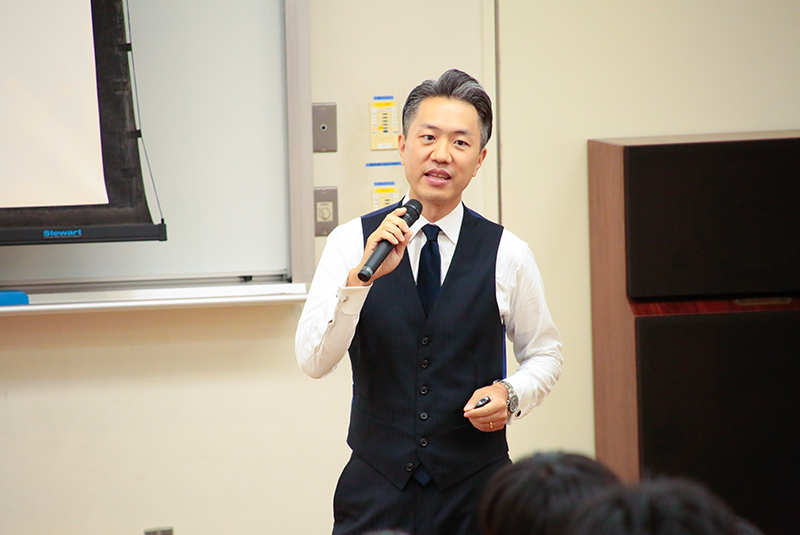 成立学園高校(東京都)で、「M&Aを知ろう」をテーマに出前授業