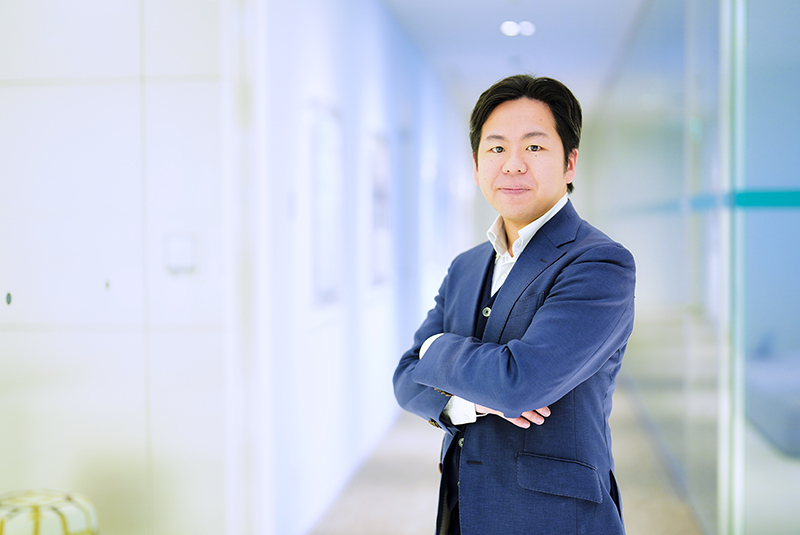 【ベビーシッター補助活用】制度を活用しながら仕事に打ち込む新米パパの体験談・工藤颯太さん