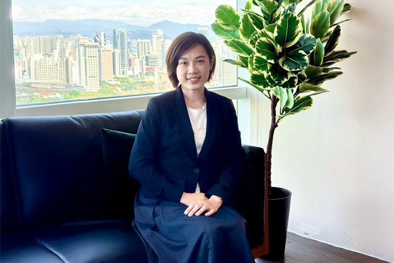 3児の母でM&AコンサルタントのElvynaに聞く両立インタビュ――An interview with a mother of three and M&A consultant on balancing work and family life