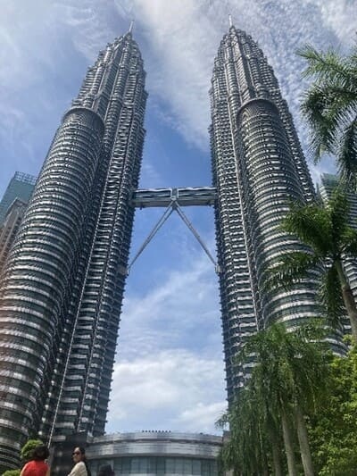 マレーシアのペトロナスツインタワーの写真