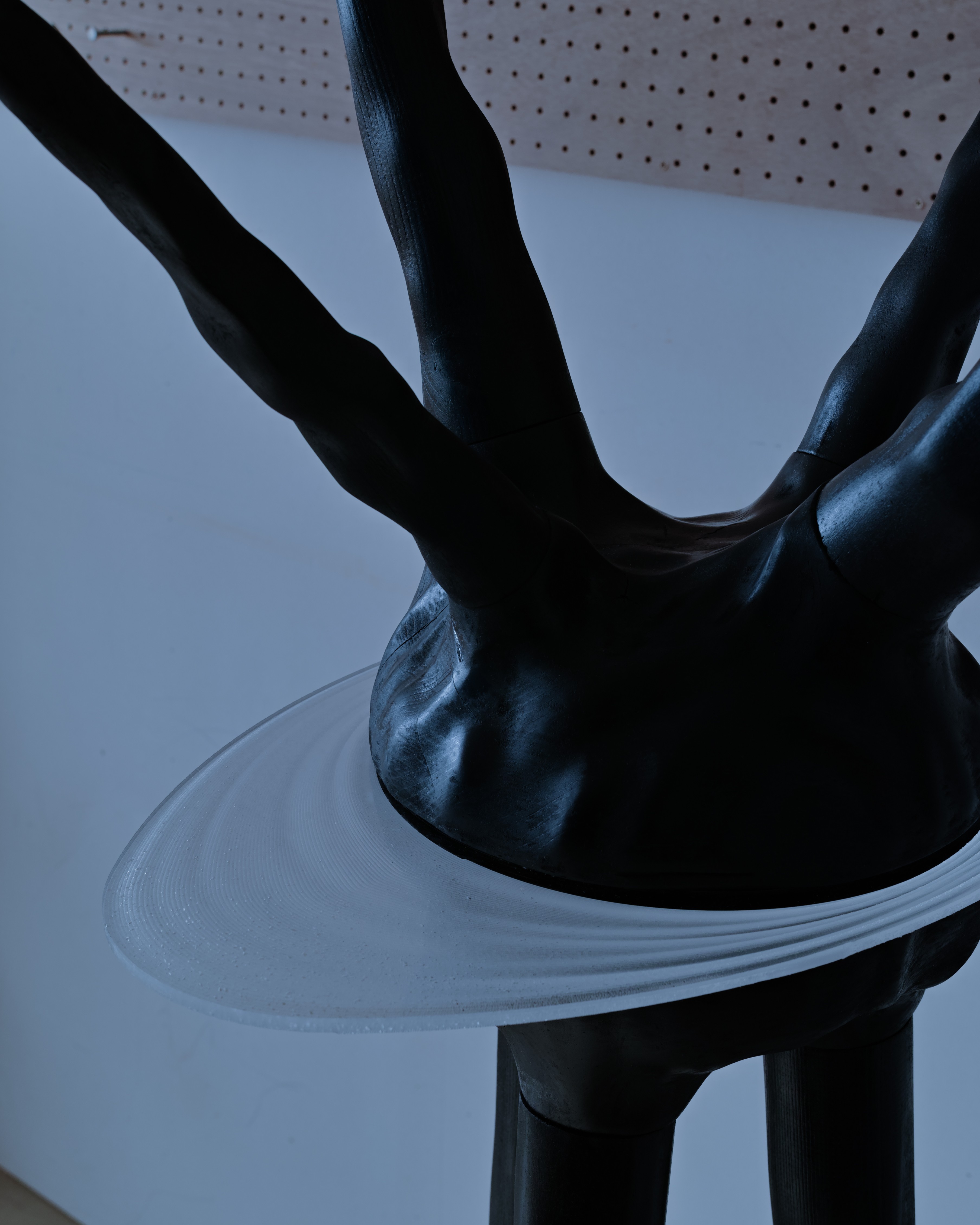 UNEUNE coat hanger — photo 2