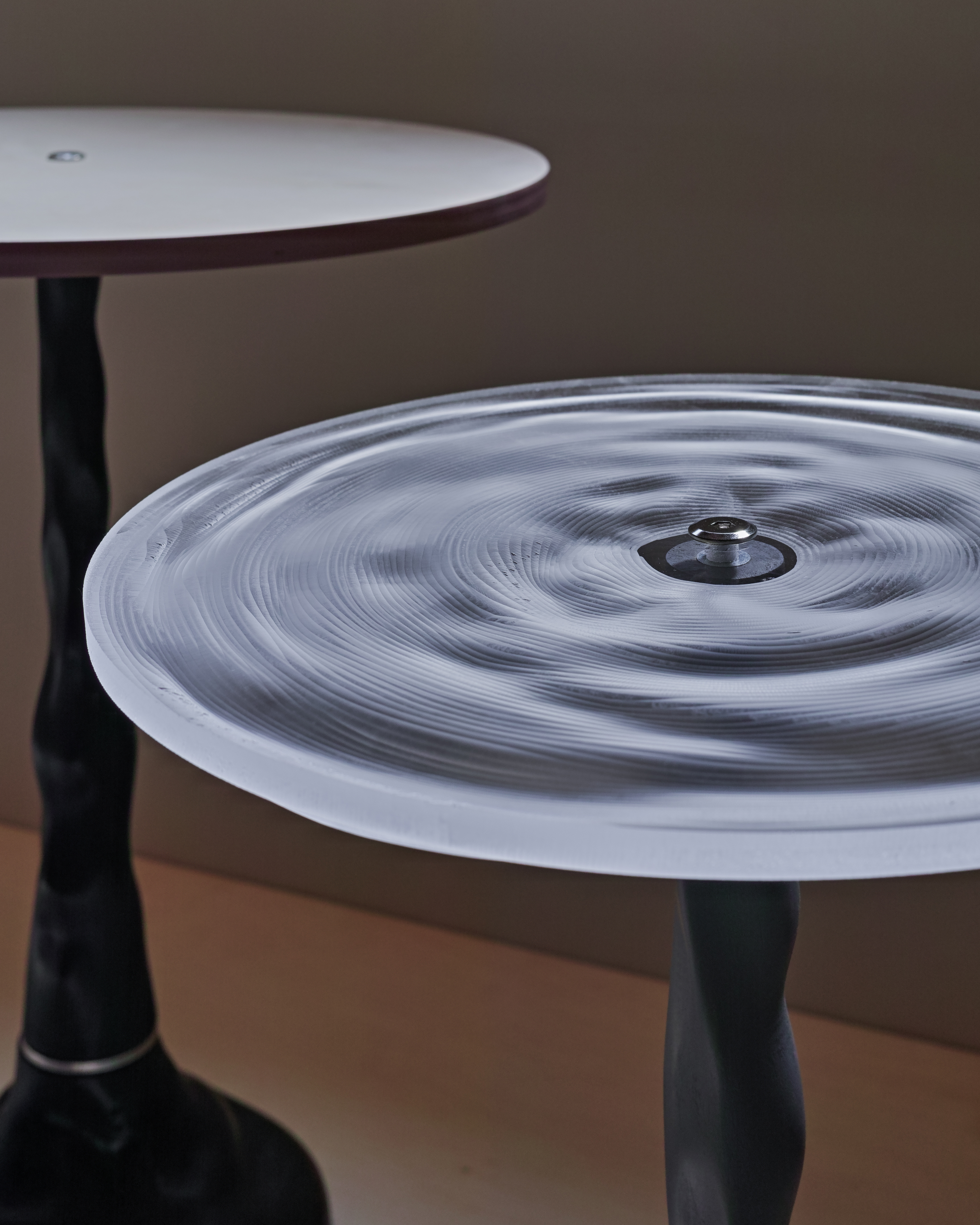 UNEUNE side table