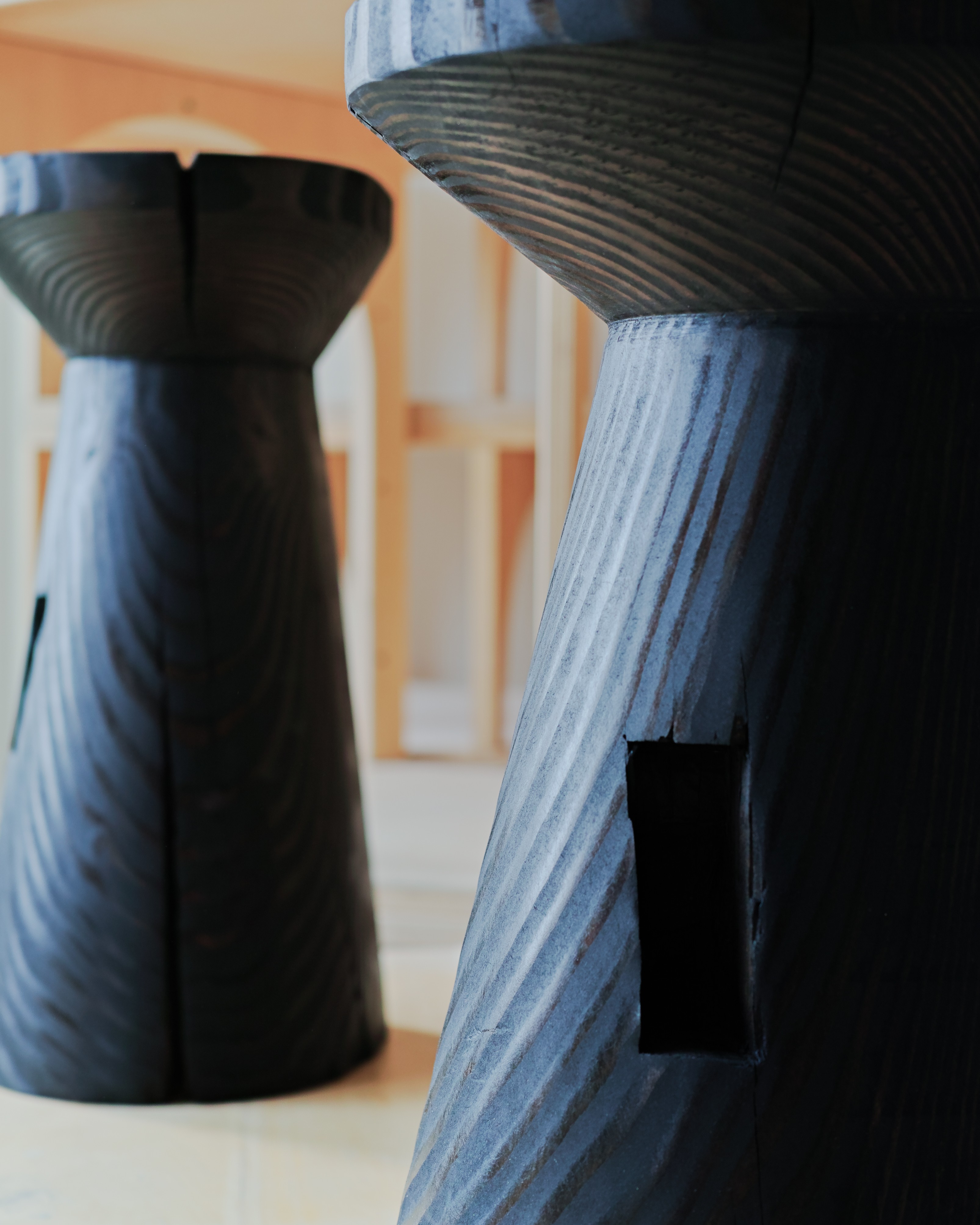 Reclaimed wood side table/ 古材を再利用する — photo 3