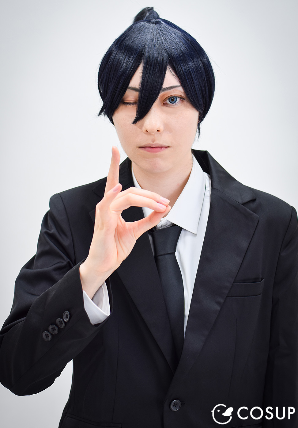 チェンソーマン／早川アキ・天使の悪魔】CLASSE製の黒スーツ衣装で実際
