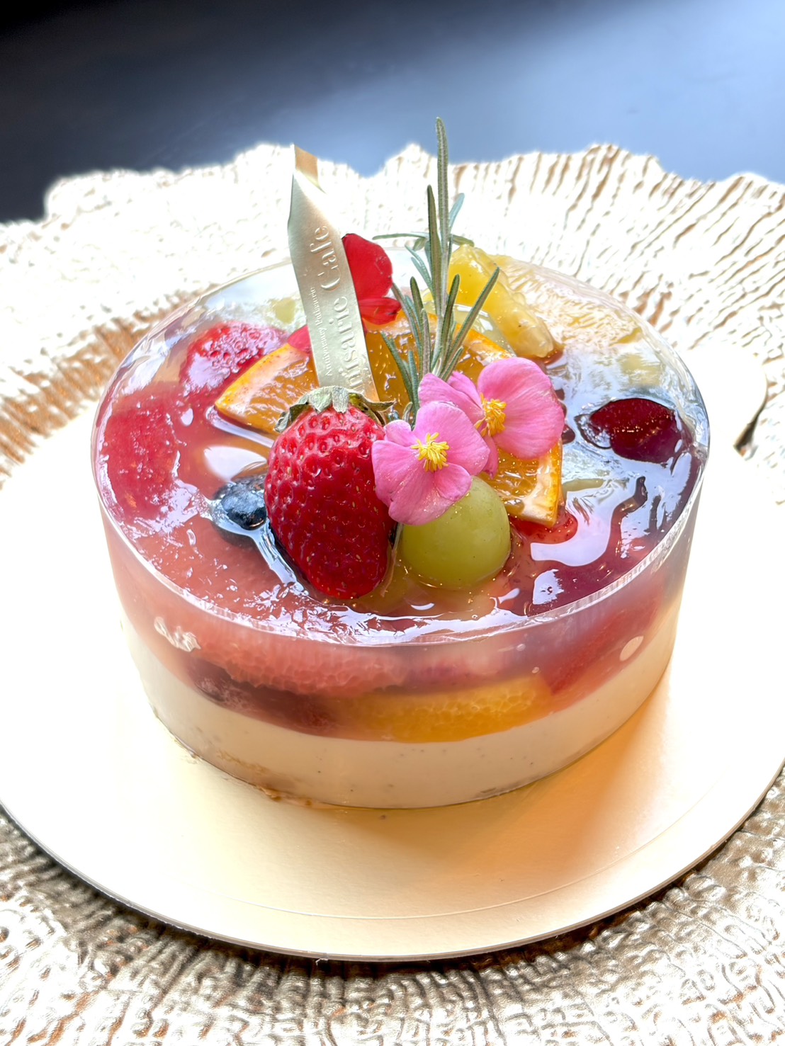 ババロアと季節のフルーツゼリー