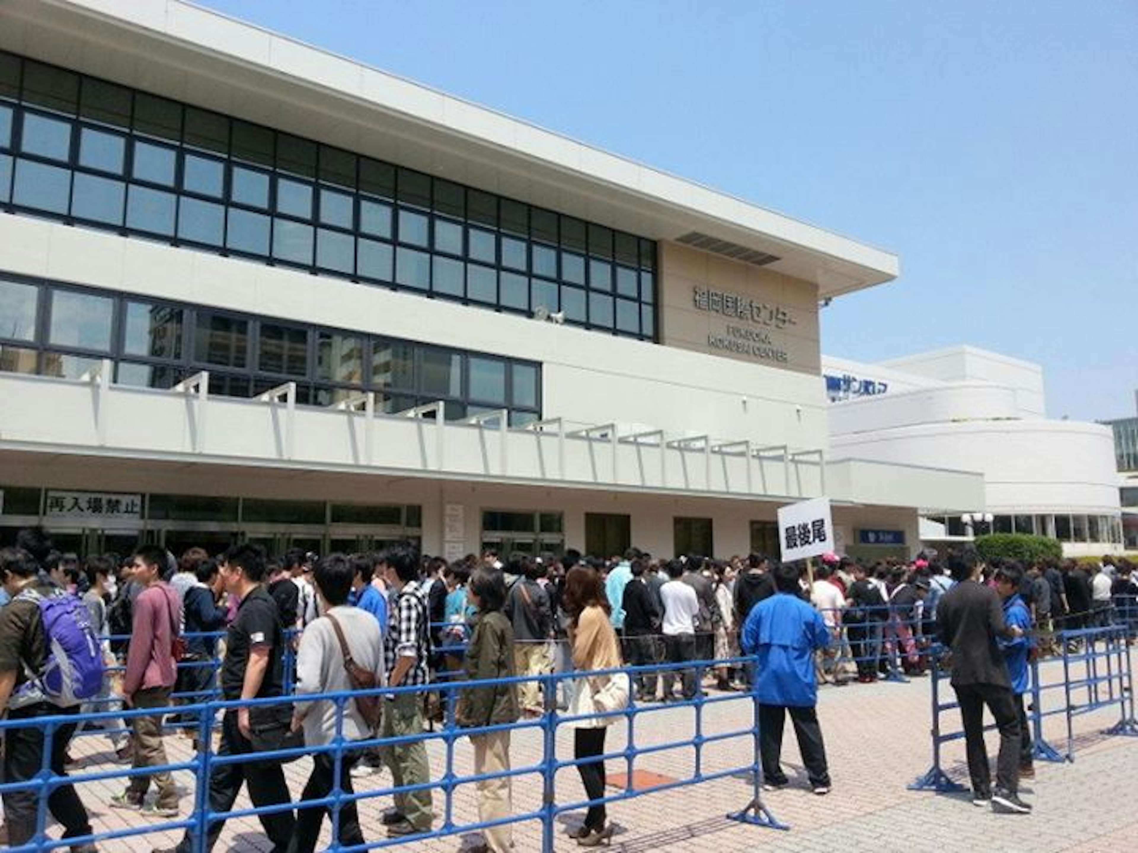 320856_594102993942609_605191125_n