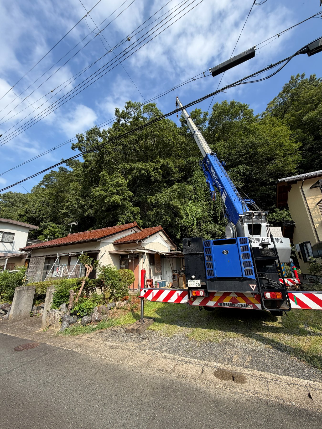 舞鶴市　住宅裏の伐採