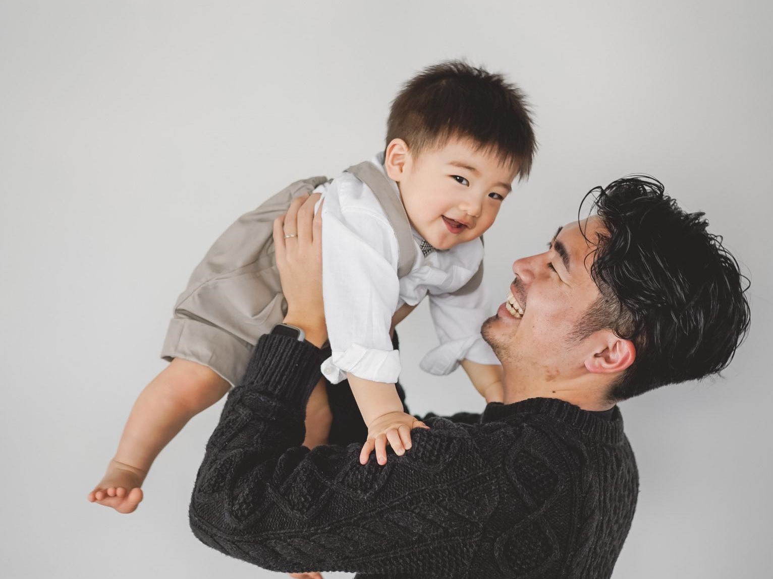 25歳、2児のパパ社員に聞く、マネジメントと育児の両立ができるワケ