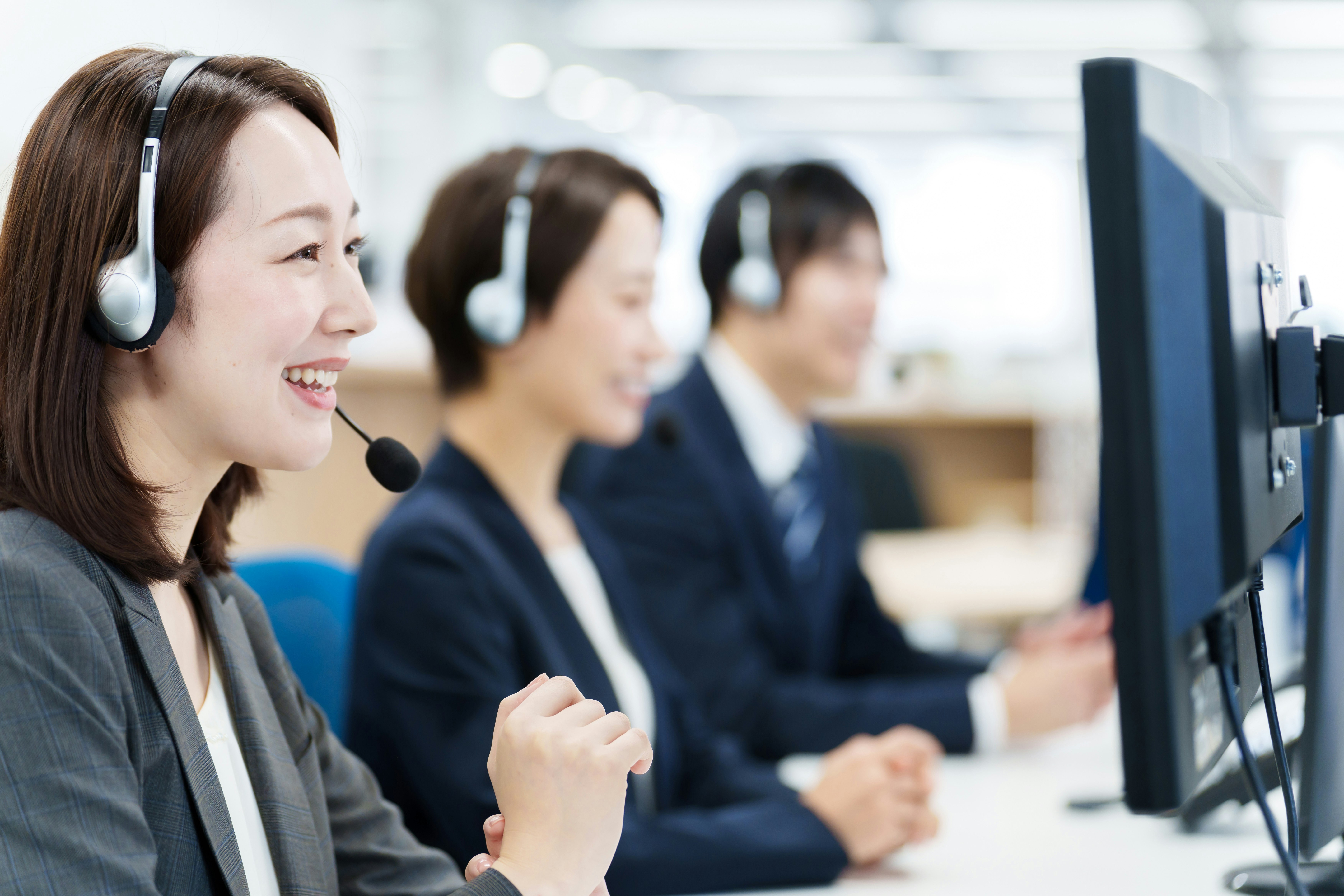 「顧客の声」が宝の山に変わる。人力のVOC分析から脱却し、顧客満足度を向上させたコールセンターのDX事例