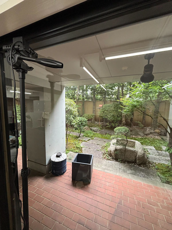 表の庭のカメラ