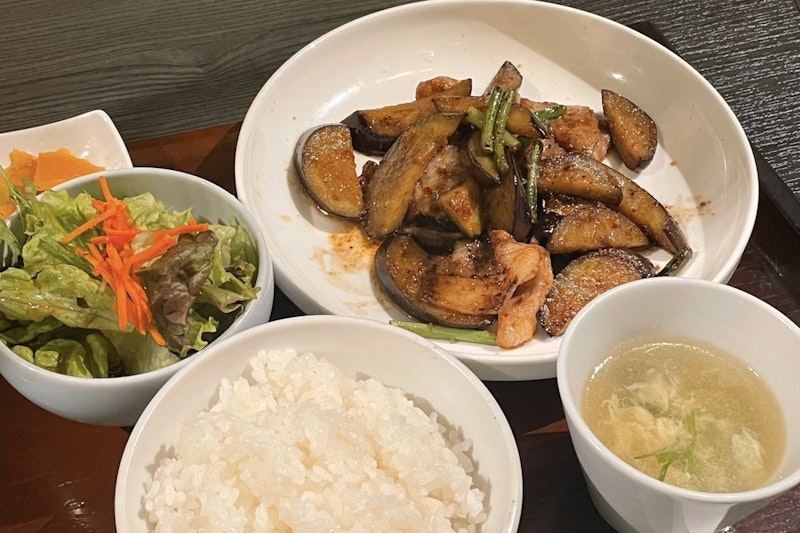 平日限定ランチメニュー 豚バラ茄子味噌炒め定食
