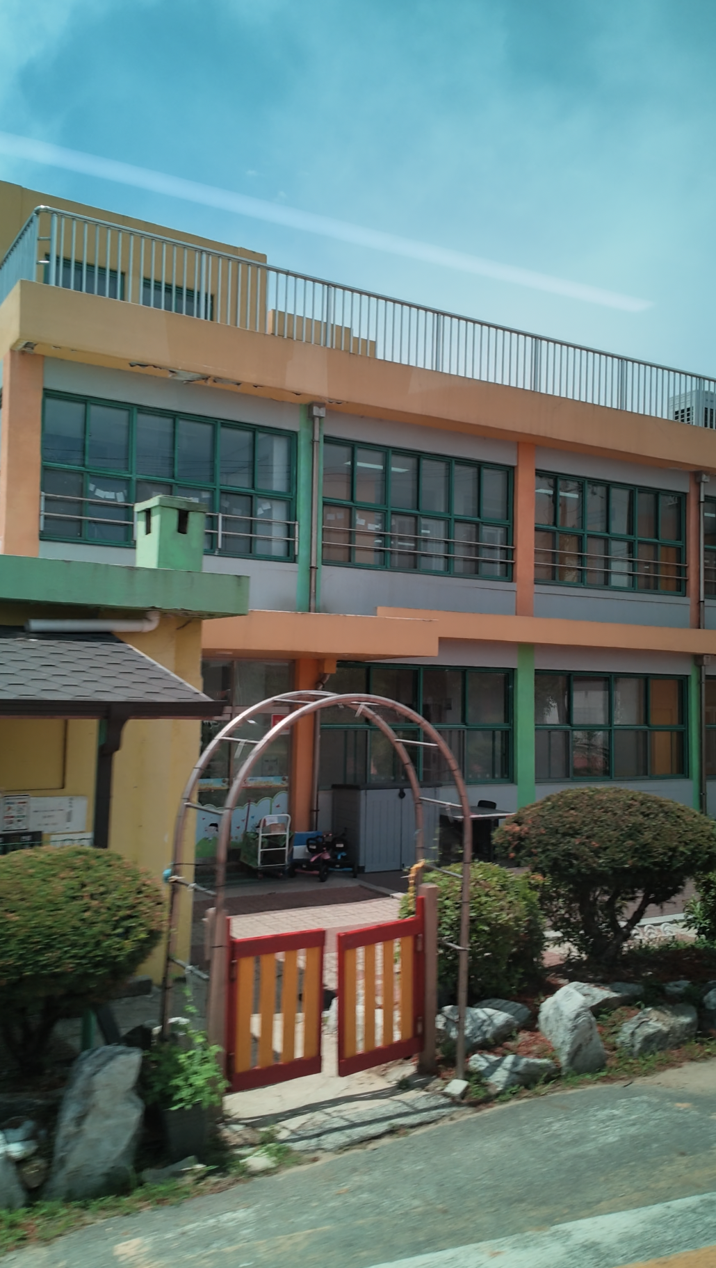 統一村にある小学校