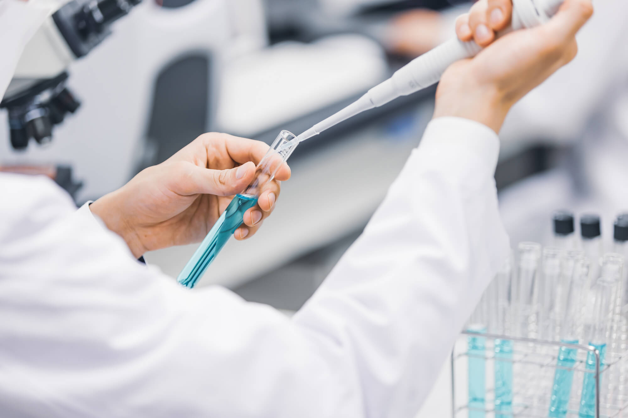 「臨床検査技師はやめとけ」は本当？後悔する前に知っておきたい懸念点とやりがい