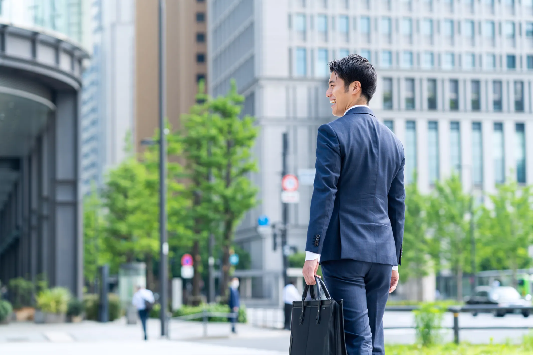 大手企業への転職が難しい理由は?働くメリット・デメリットや成功させるポイント