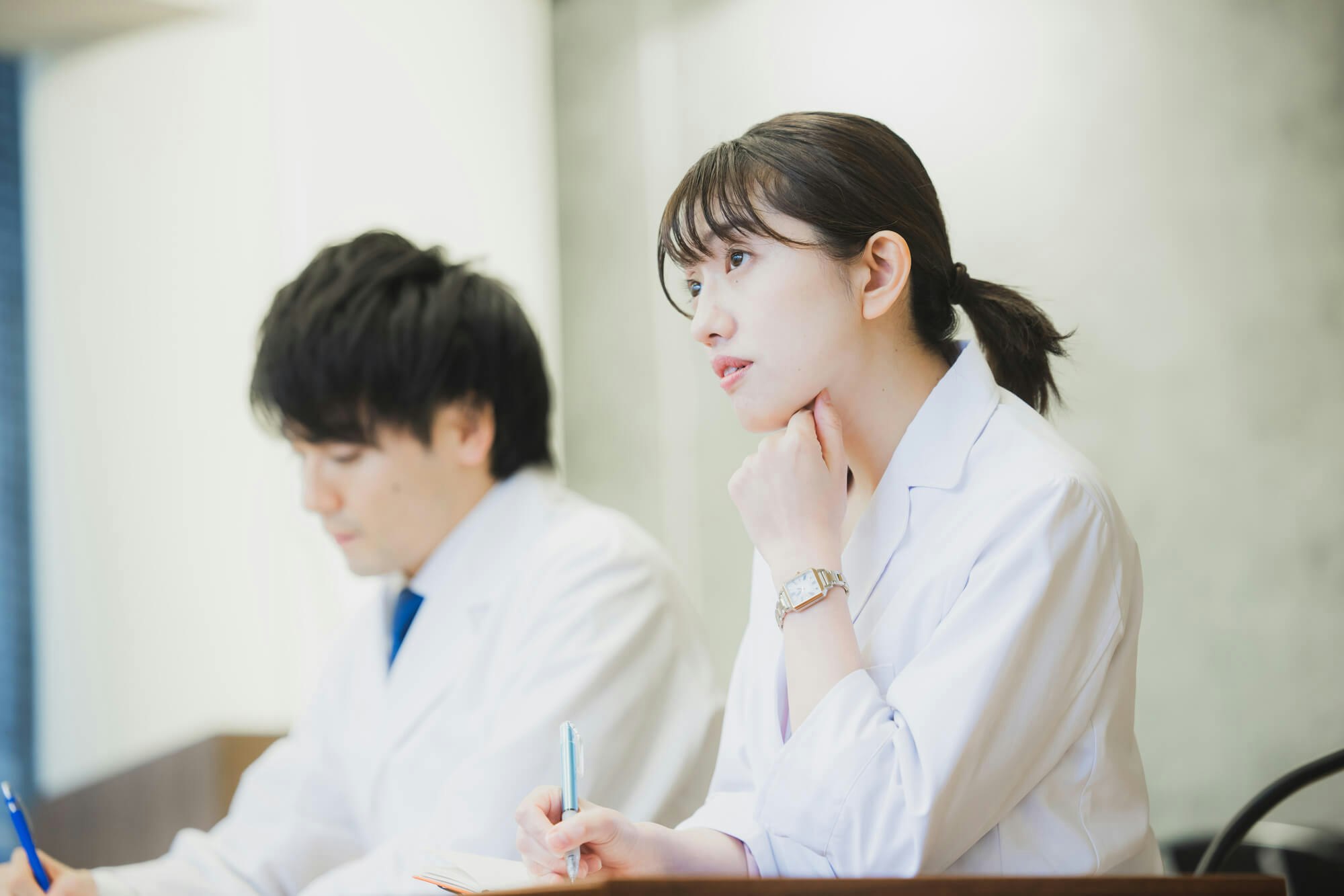 薬学部から研究職になるには？就職ルートを解説