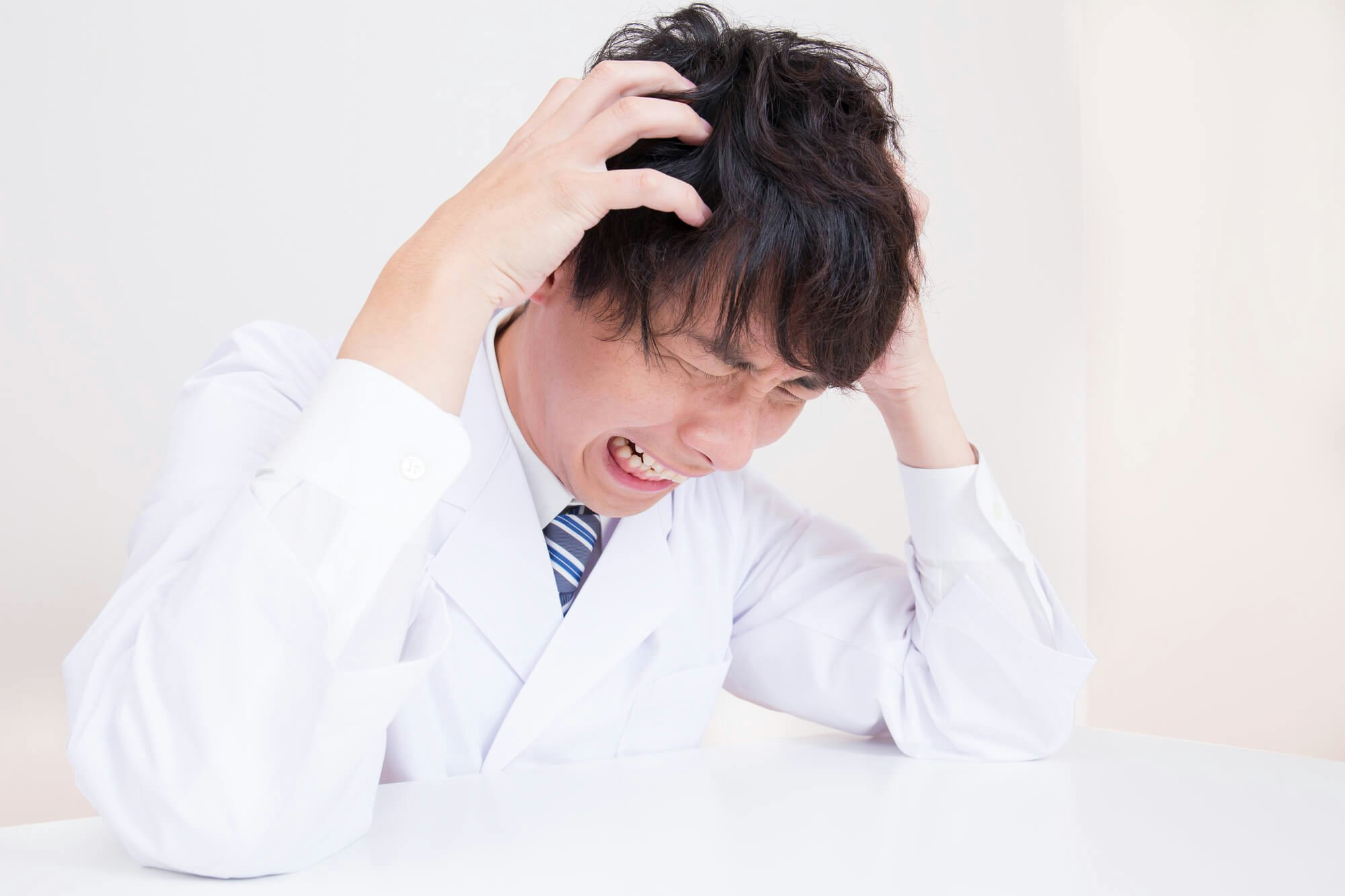 研究職が「きつい」「やめとけ」と言われるのはなぜ？つらいことあるある5選