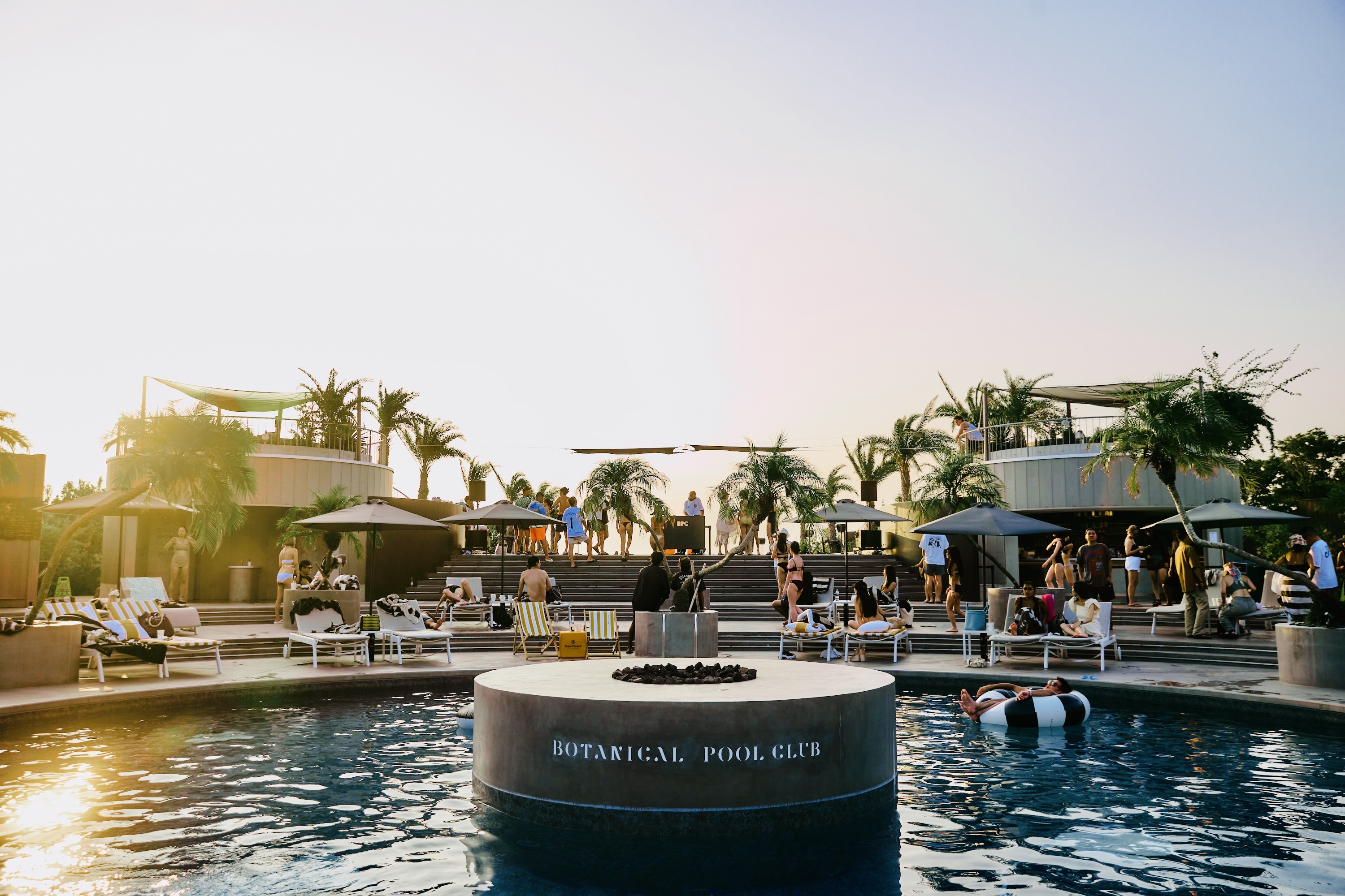 デッドプールバネッサ役 サイン入り六切り写真+大阪コミコン額縁付き 写真20/29｜大阪城ウォーターパークbyハウステンボス初開催