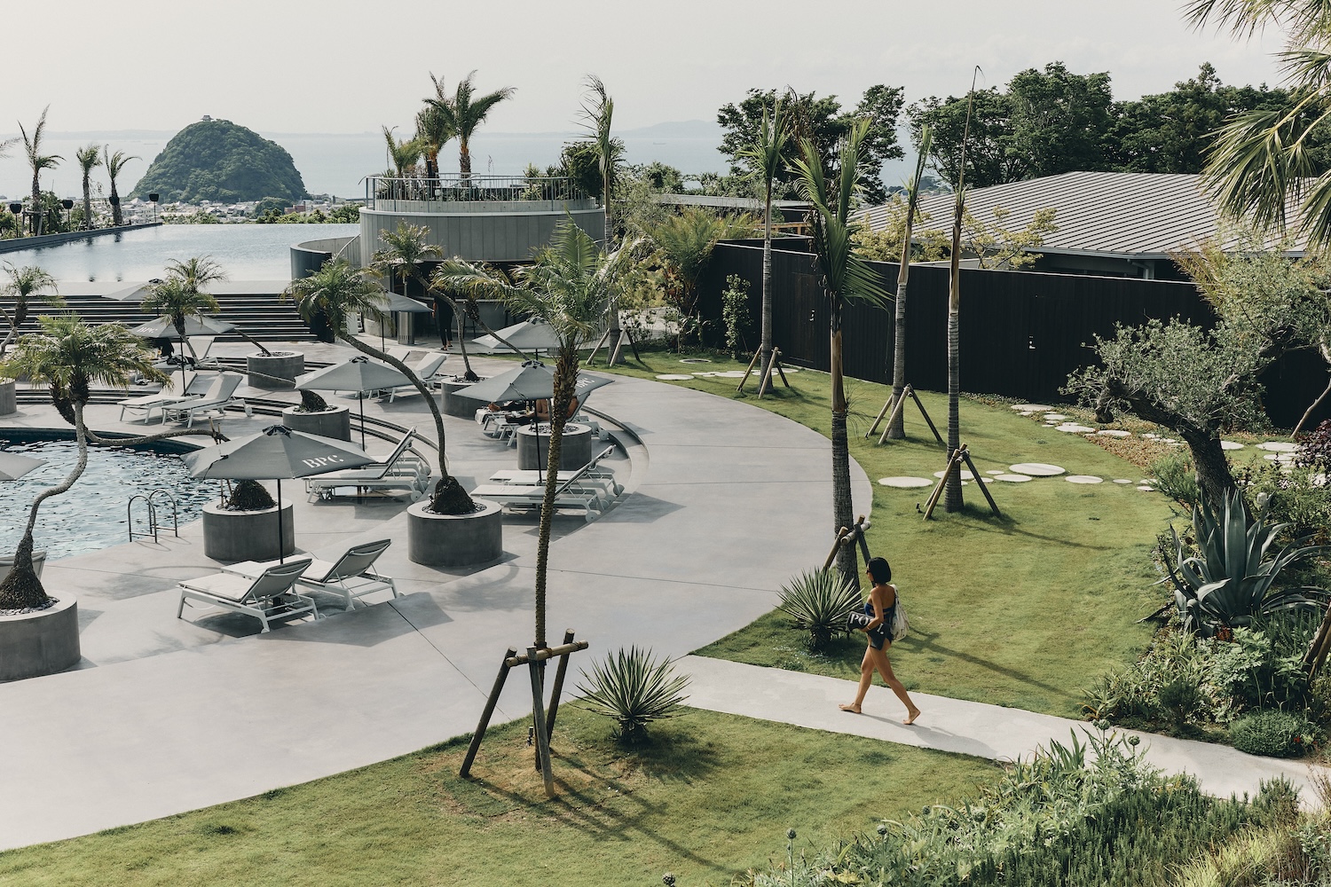 日常に溶け込むリゾートのかたち、"プールクラブ"とは