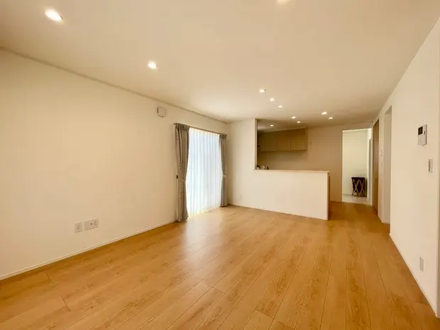 鳥取市吉成南　２階建