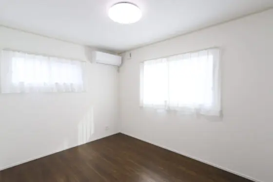 鳥取市吉成南　２階建