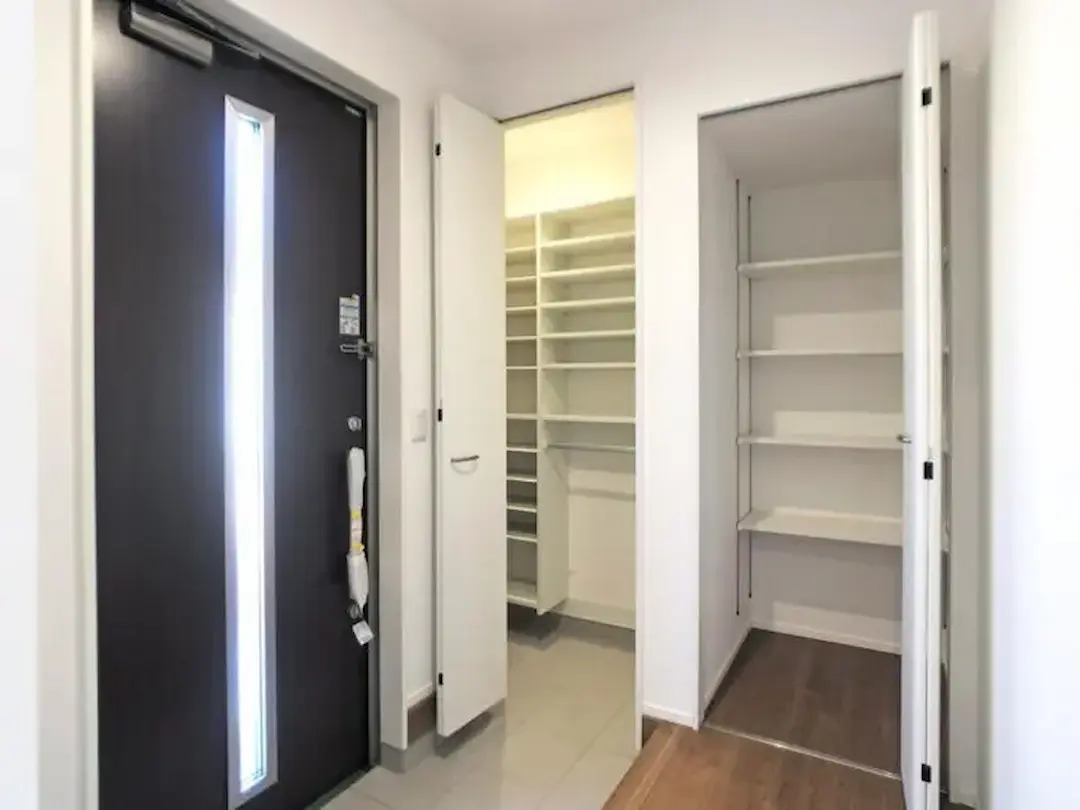 鳥取市浜坂　2階建て