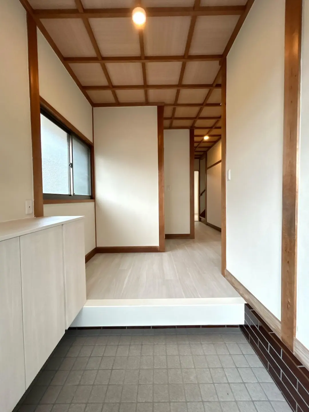 鳥取市青谷町　2階建て