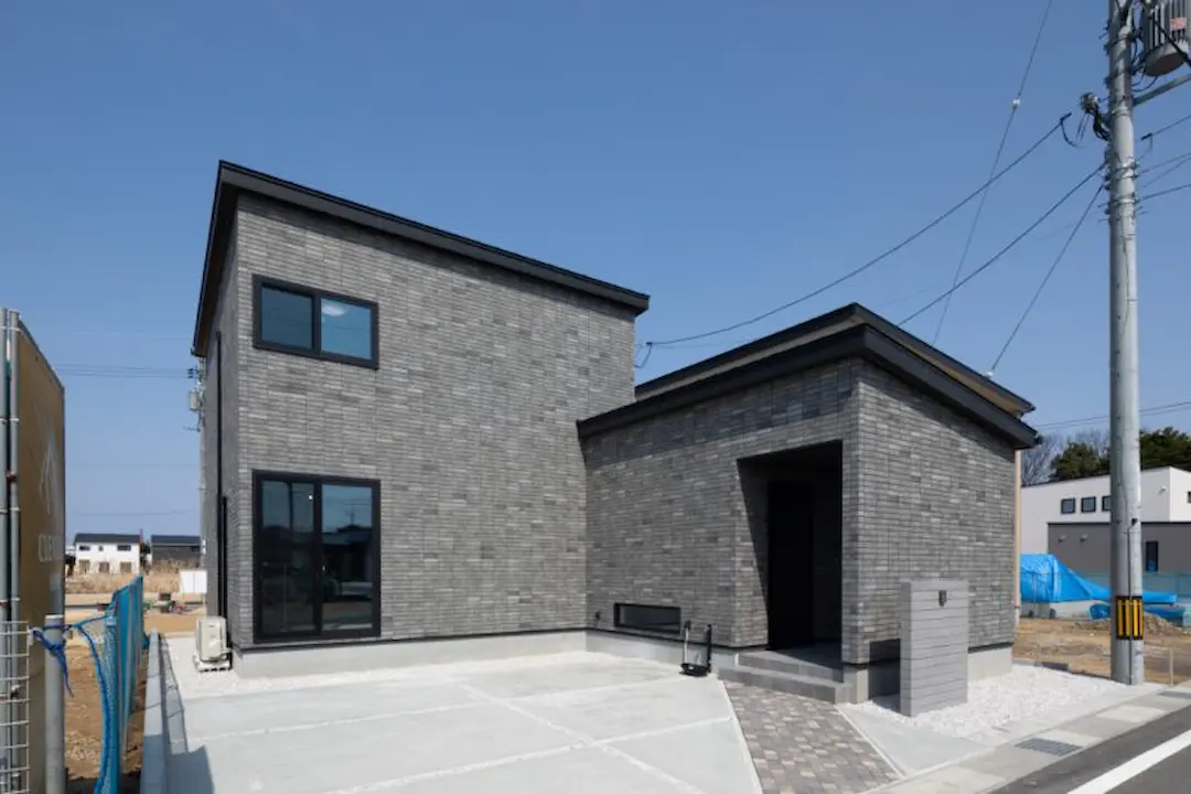 鳥取市安長　2階建て