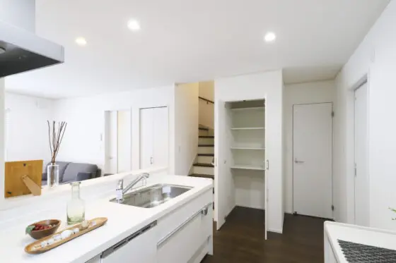 鳥取市吉成南　２階建