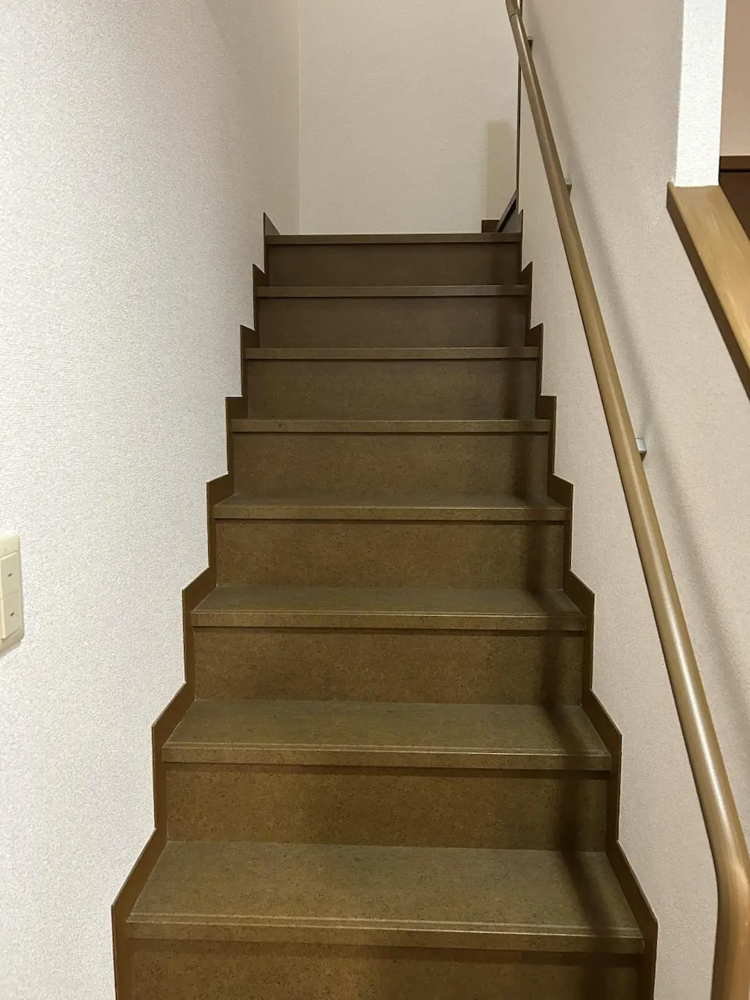 鳥取市美萩野　2階建て