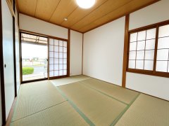 東伯郡湯梨浜町大字泊　2階建て