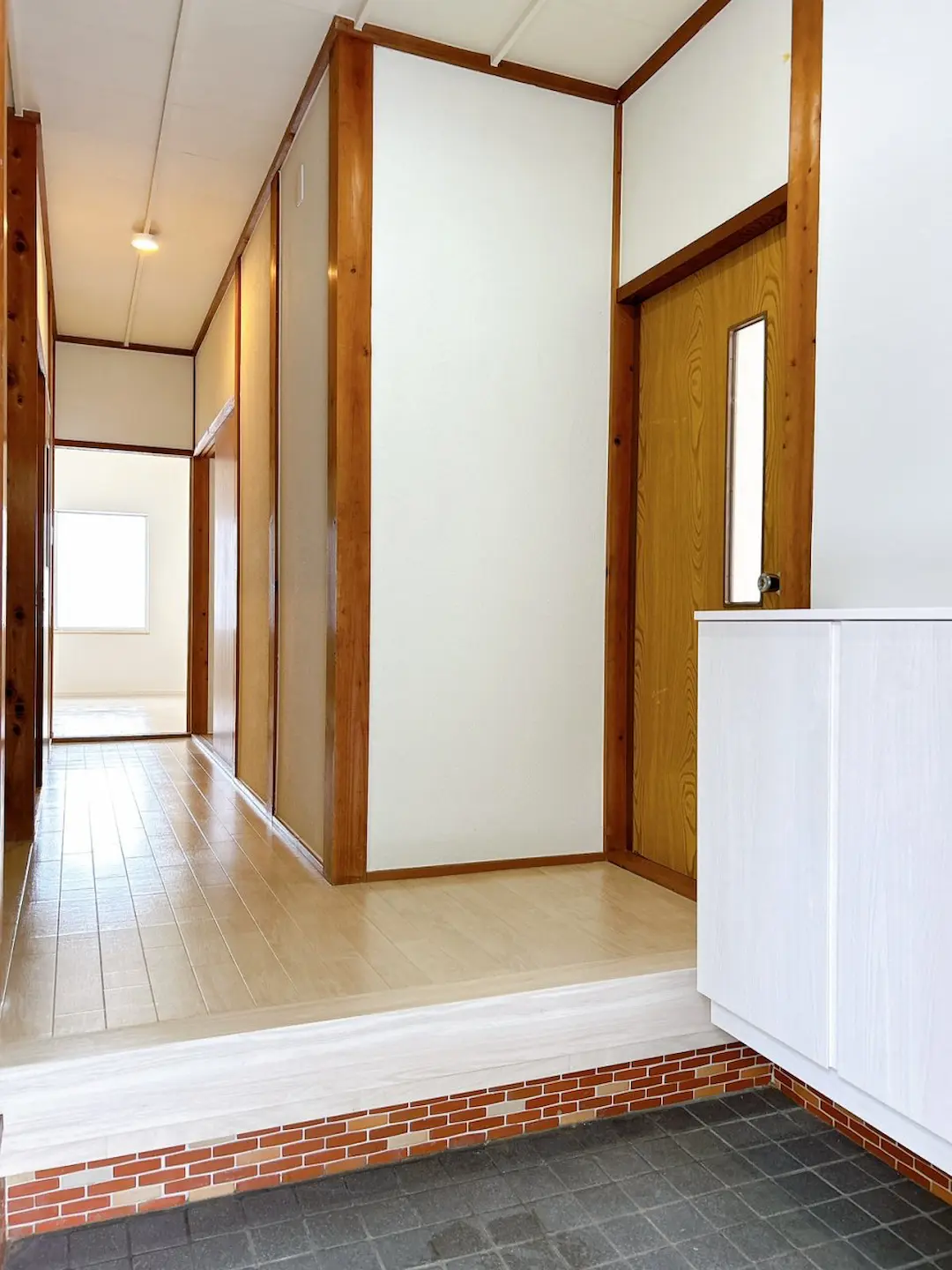 鳥取市滝山　2階建て