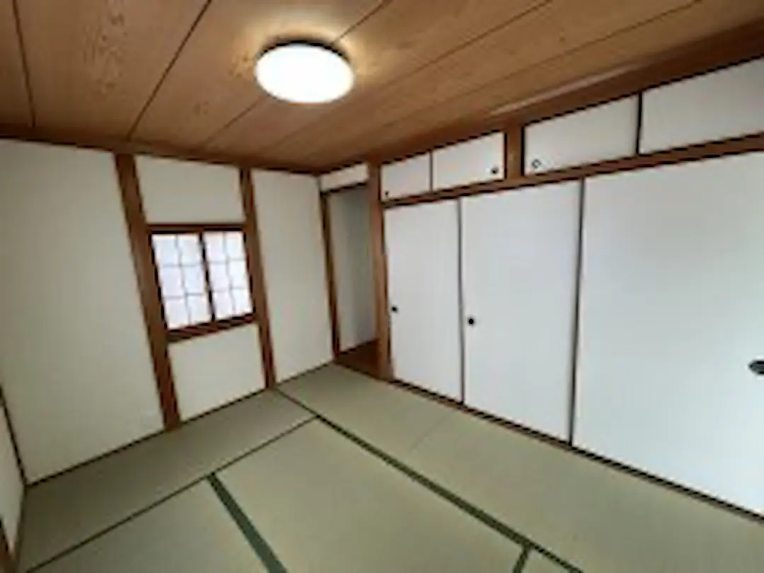 東伯郡湯梨浜町大字泊　2階建て