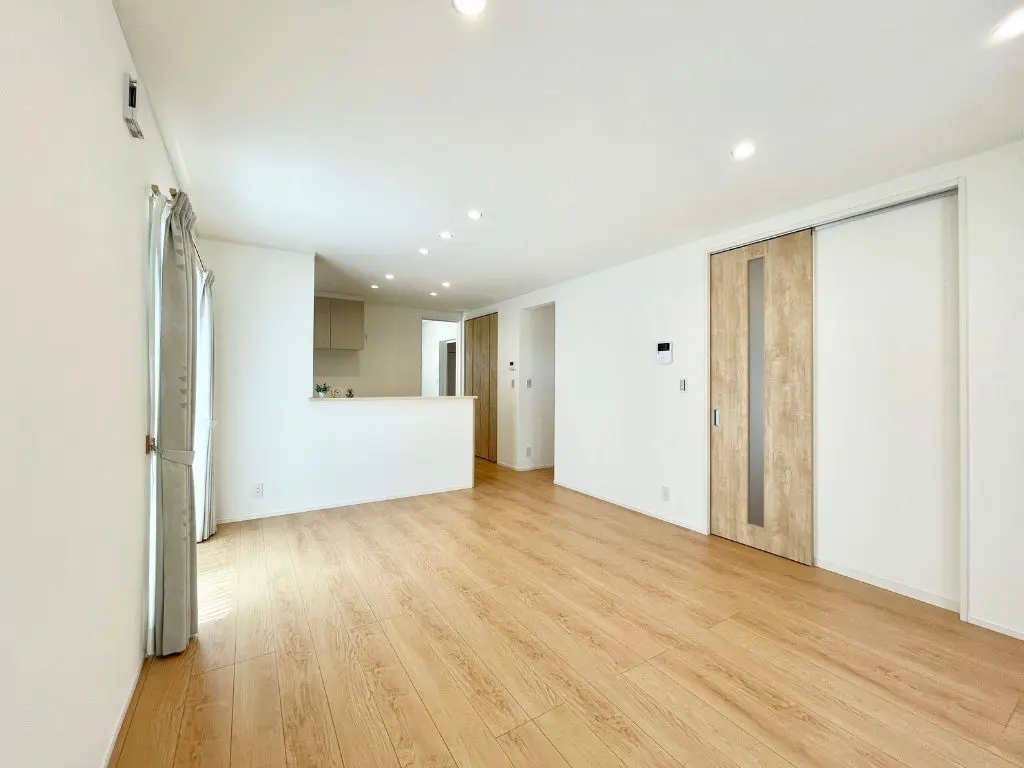 鳥取市吉成南　２階建