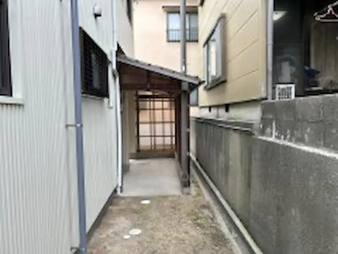 東伯郡湯梨浜町大字泊　2階建て