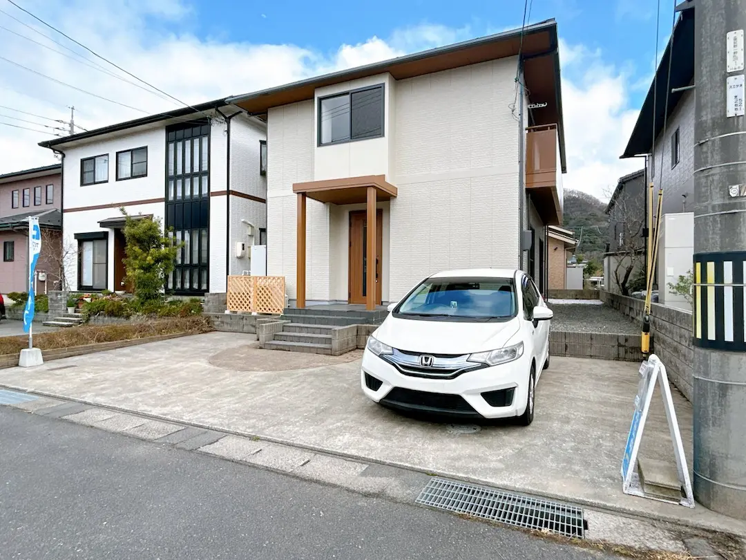 鳥取市美萩野　2階建て