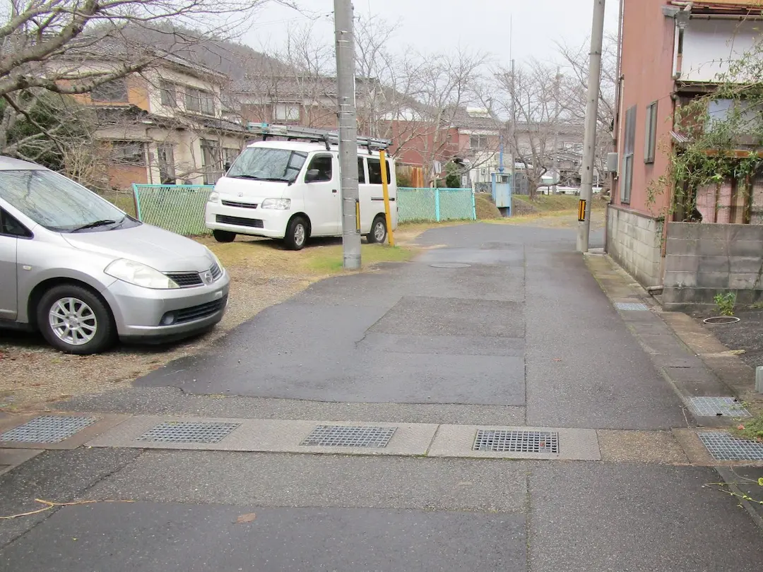 鳥取市滝山　2階建て